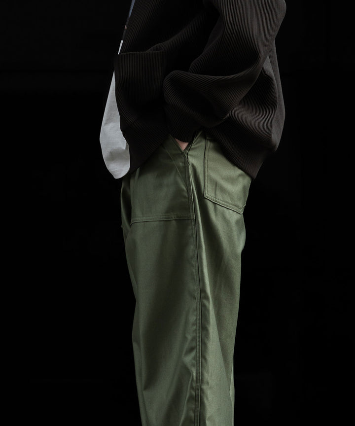 INTÉRIM/インテリムのGIZA BACK SATIN BAKER PANTSのOLIVE