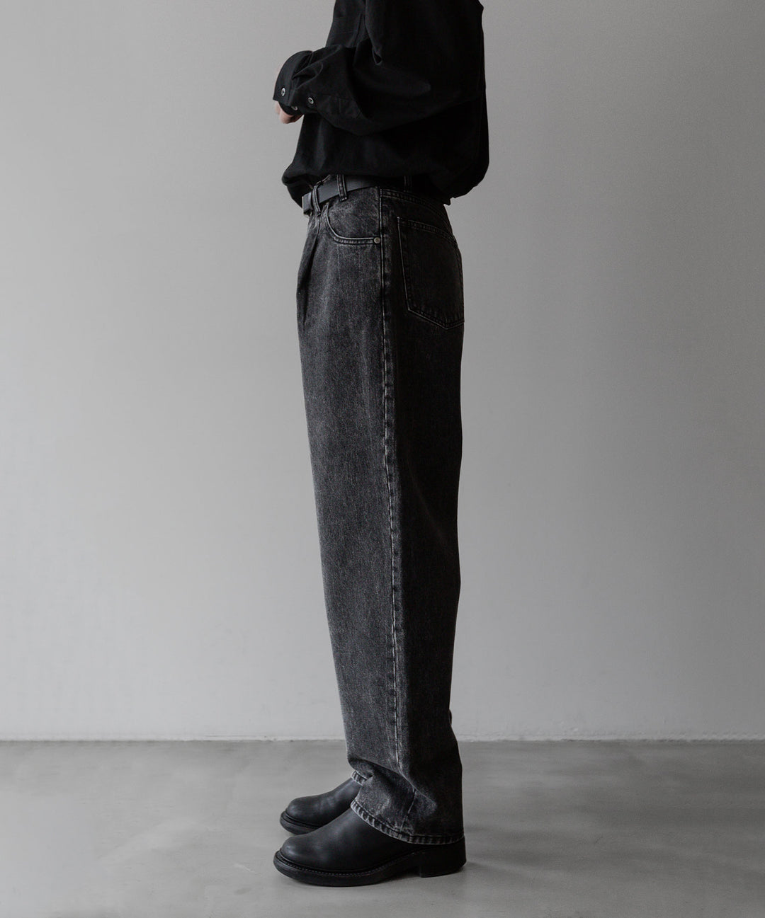 stein(シュタイン)の24SSコレクションCHEMICAL BLEACHED DENIM JEANSのBLACK