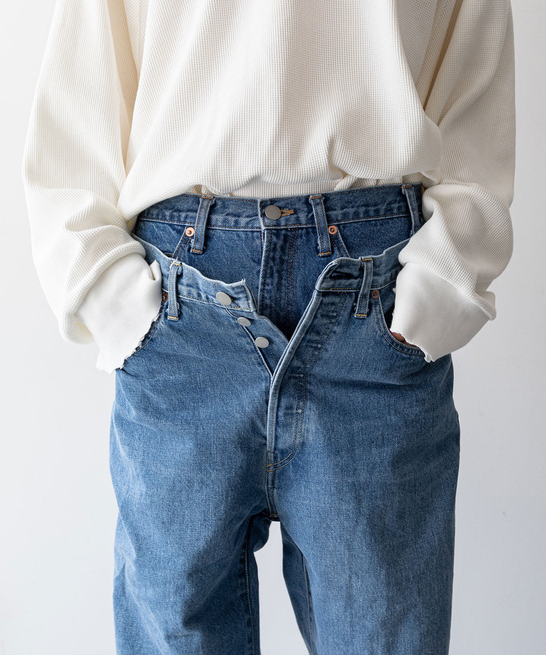 stein(シュタイン)の23AWコレクションTIMELESS LAYERED DENIM JEANSのINDIGO