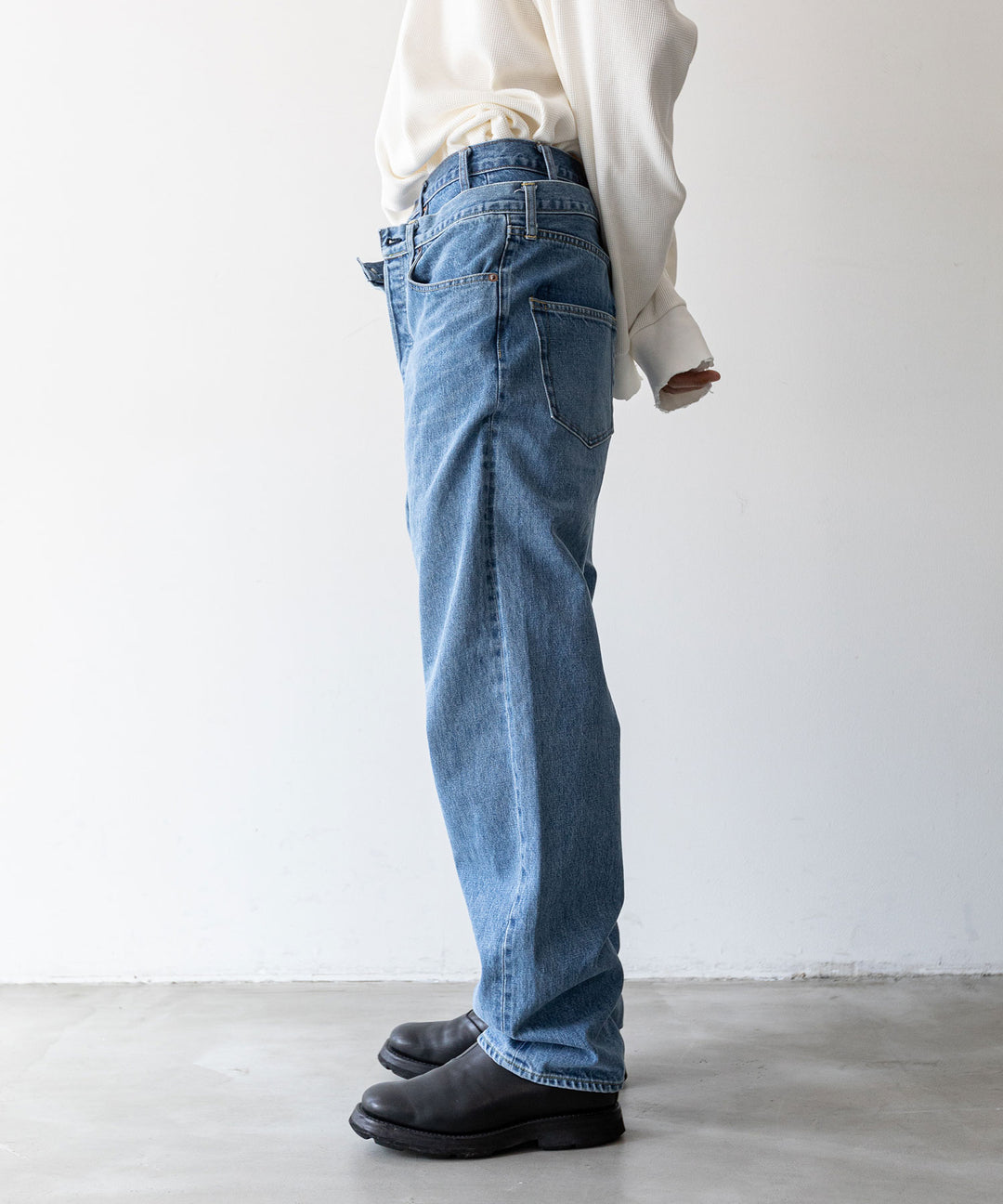 stein(シュタイン)の23AWコレクションTIMELESS LAYERED DENIM JEANSのINDIGO