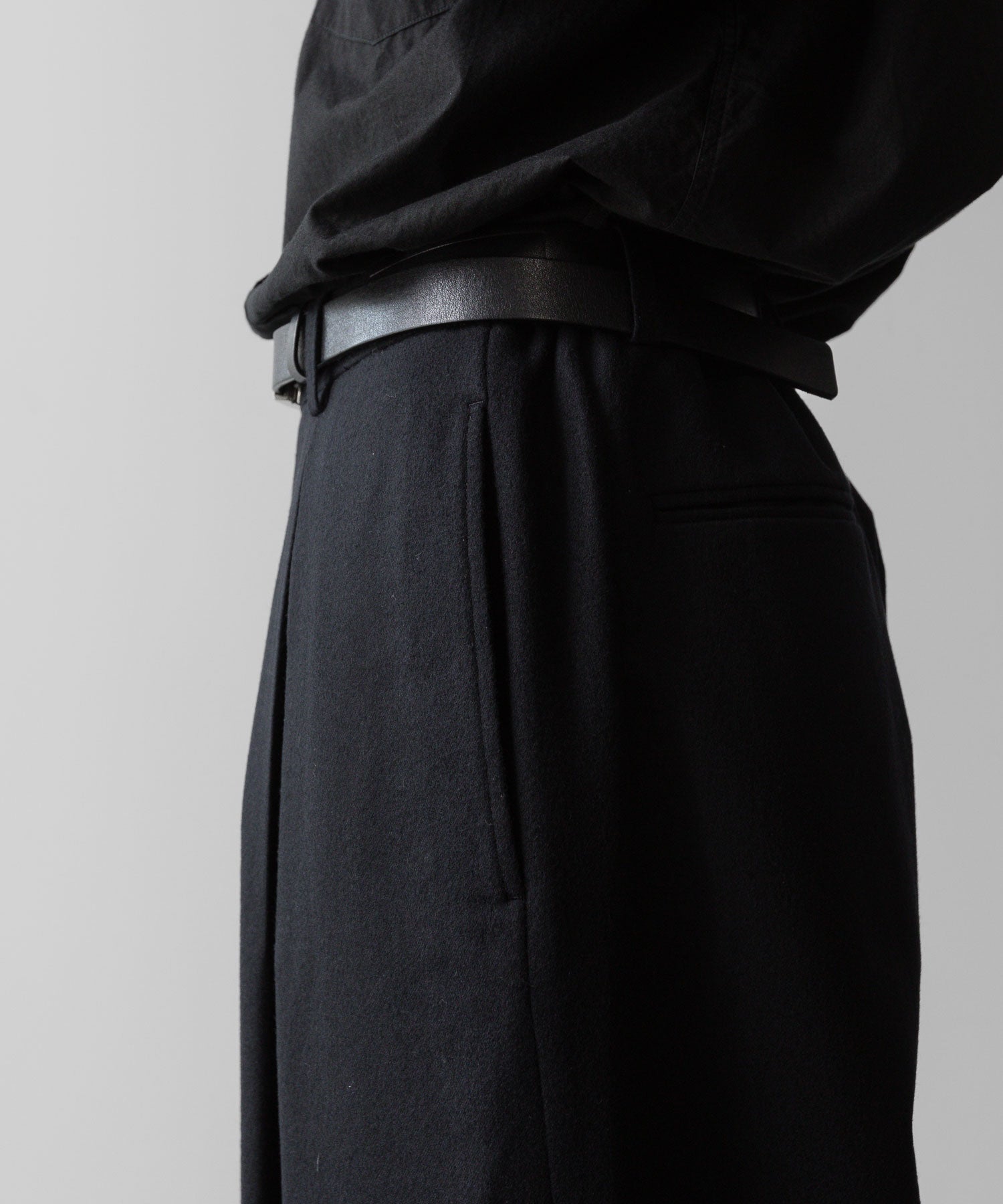 ssstein(シュタイン)の24AWコレクション EASY WIDE TROUSERS (2/72梳毛フラノ) - BLACK 公式通販サイトsession福岡セレクトショップ