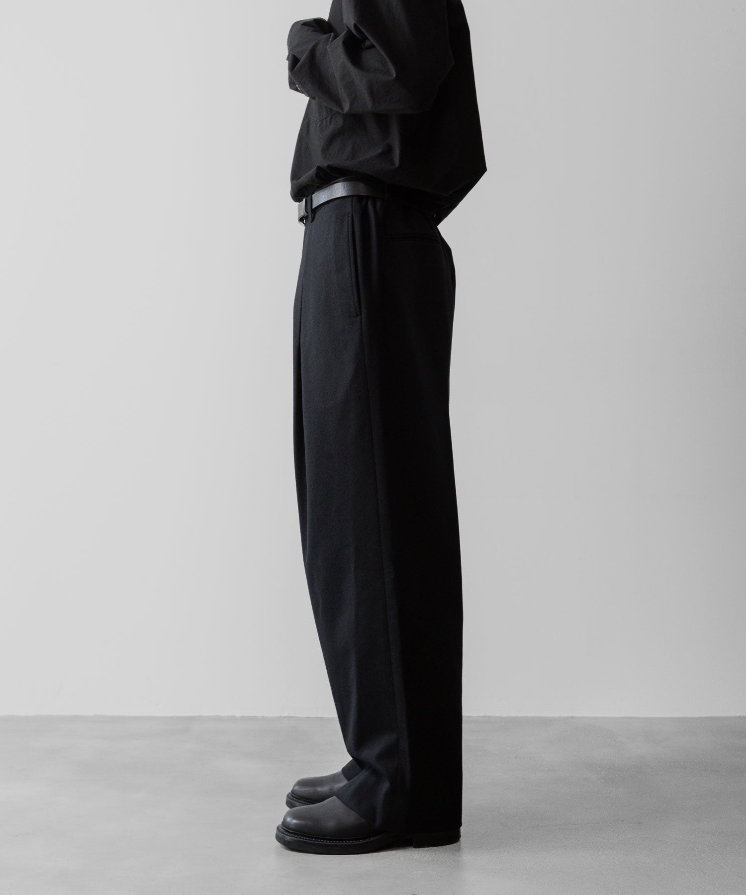 ssstein(シュタイン)の24AWコレクション EASY WIDE TROUSERS (2/72梳毛フラノ) - BLACK 公式通販サイトsession福岡セレクトショップ