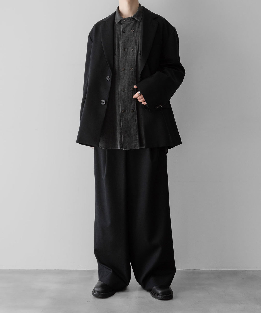 【ssstein】OVERSIZED SINGLE BREASTED JACKET (2/72 WOOL GABARDINE)- BLACK