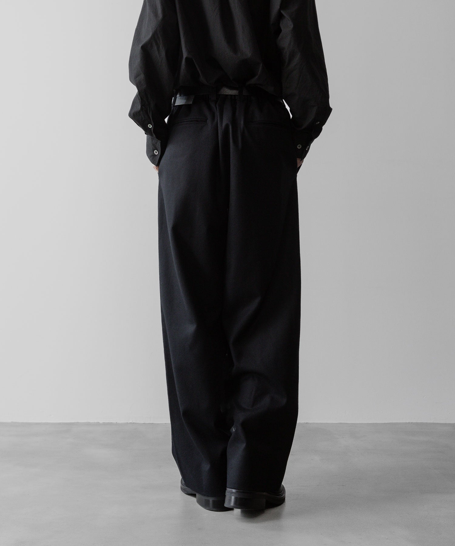 ssstein(シュタイン)の24AWコレクション EASY WIDE TROUSERS (2/72梳毛フラノ) - BLACK 公式通販サイトsession福岡セレクトショップ