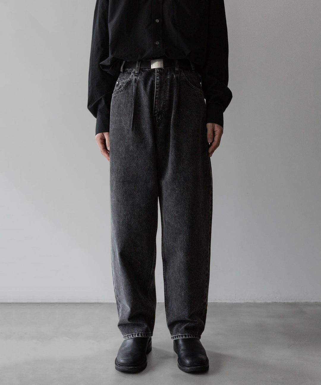 stein(シュタイン)の24SSコレクションCHEMICAL BLEACHED DENIM JEANSのBLACK