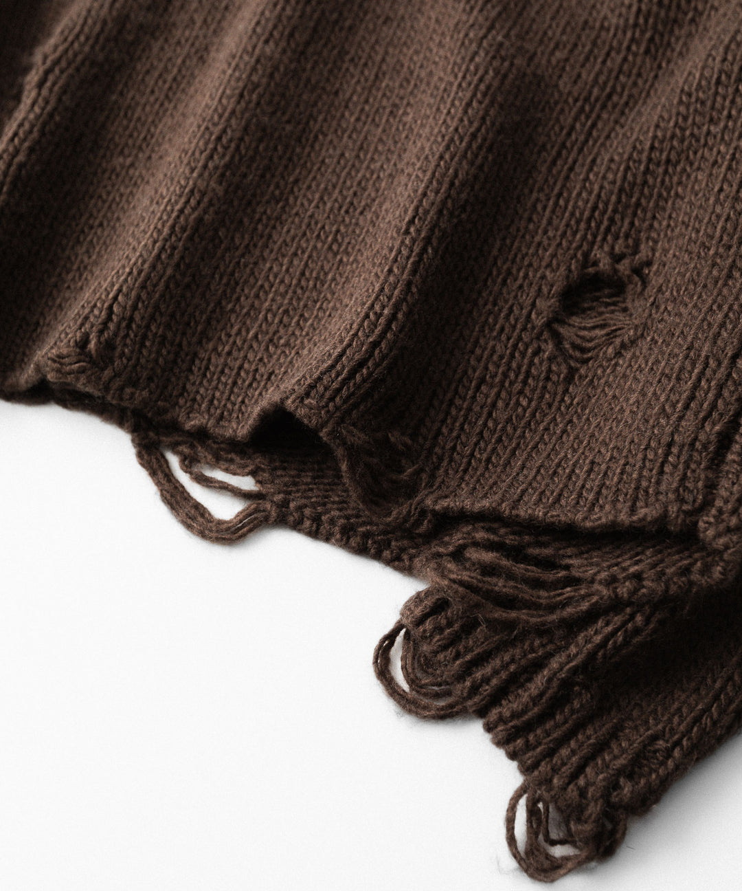 【CODA】DARK BROWN 90S’ ROUND NECK THRASHED CARDIGAN - BROWN
