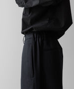 画像をギャラリービューアに読み込む, ssstein(シュタイン)の24AWコレクション EASY WIDE TROUSERS (2/72梳毛フラノ) - BLACK 公式通販サイトsession福岡セレクトショップ
