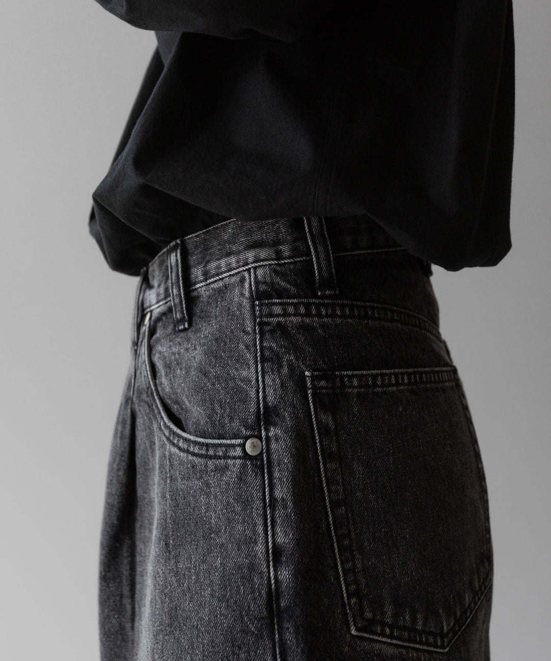 stein(シュタイン)の24SSコレクションCHEMICAL BLEACHED DENIM JEANSのBLACK