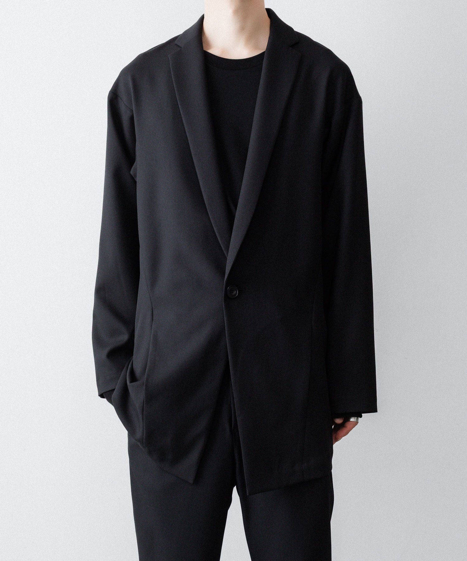 ato】ONE BUTTON DEEP V-ZONE JACKET - BLACK | 公式通販サイト