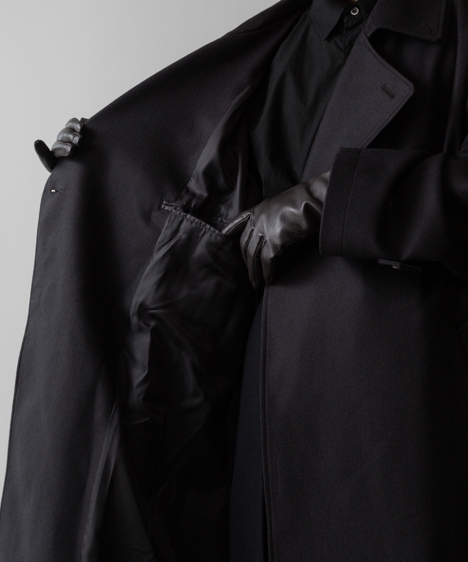 ssstein(シュタイン)の24AWコレクション OVERSIZED DOUBLE BREASTED COAT - DARK CHARCOAL 公式通販サイトsession福岡セレクトショップ