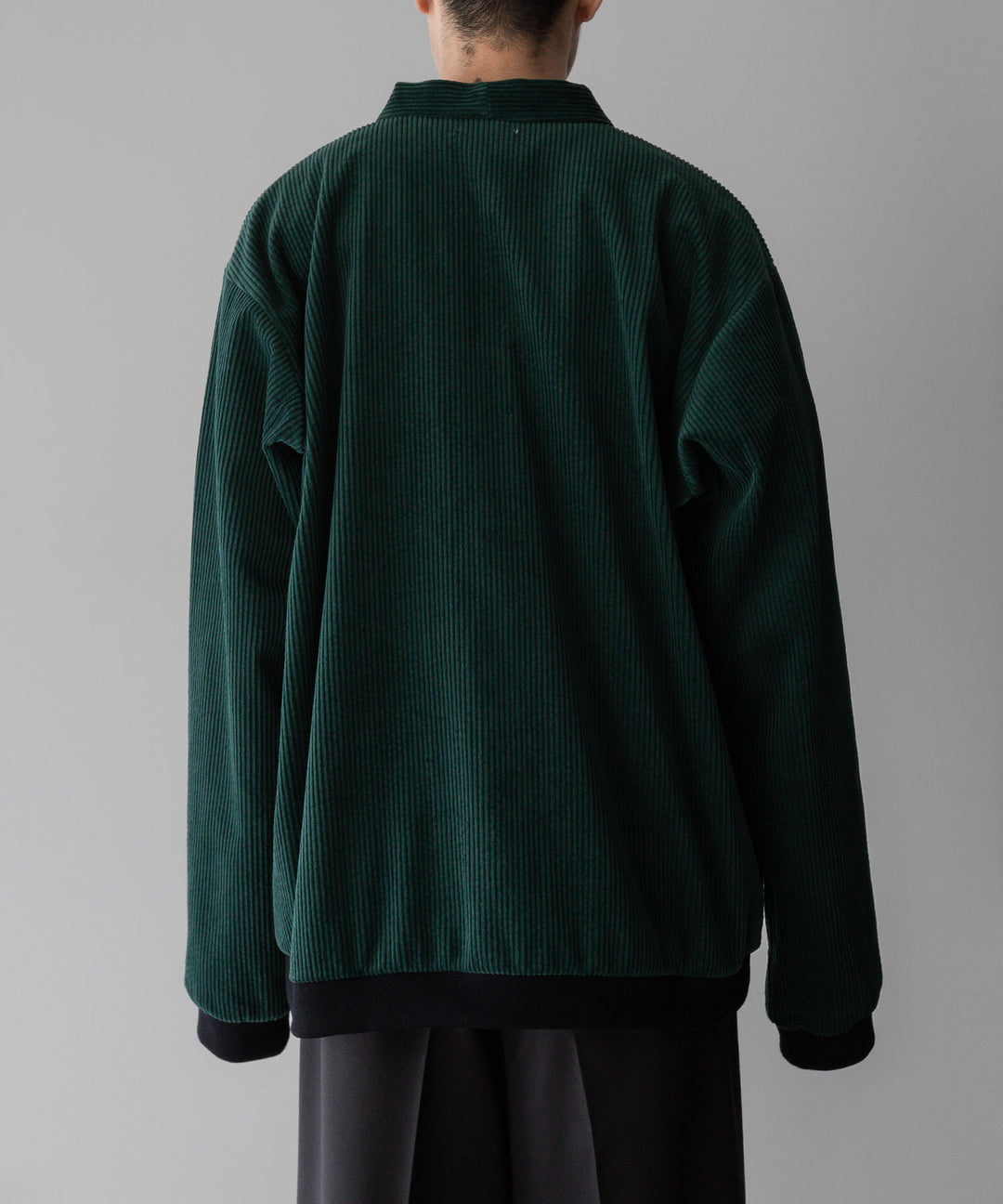 【INTÉRIM】インテリムのWIDE COTTON CORDUROY V-CARDIGAN - GREEN公式通販サイトsession福岡セレクトショップ