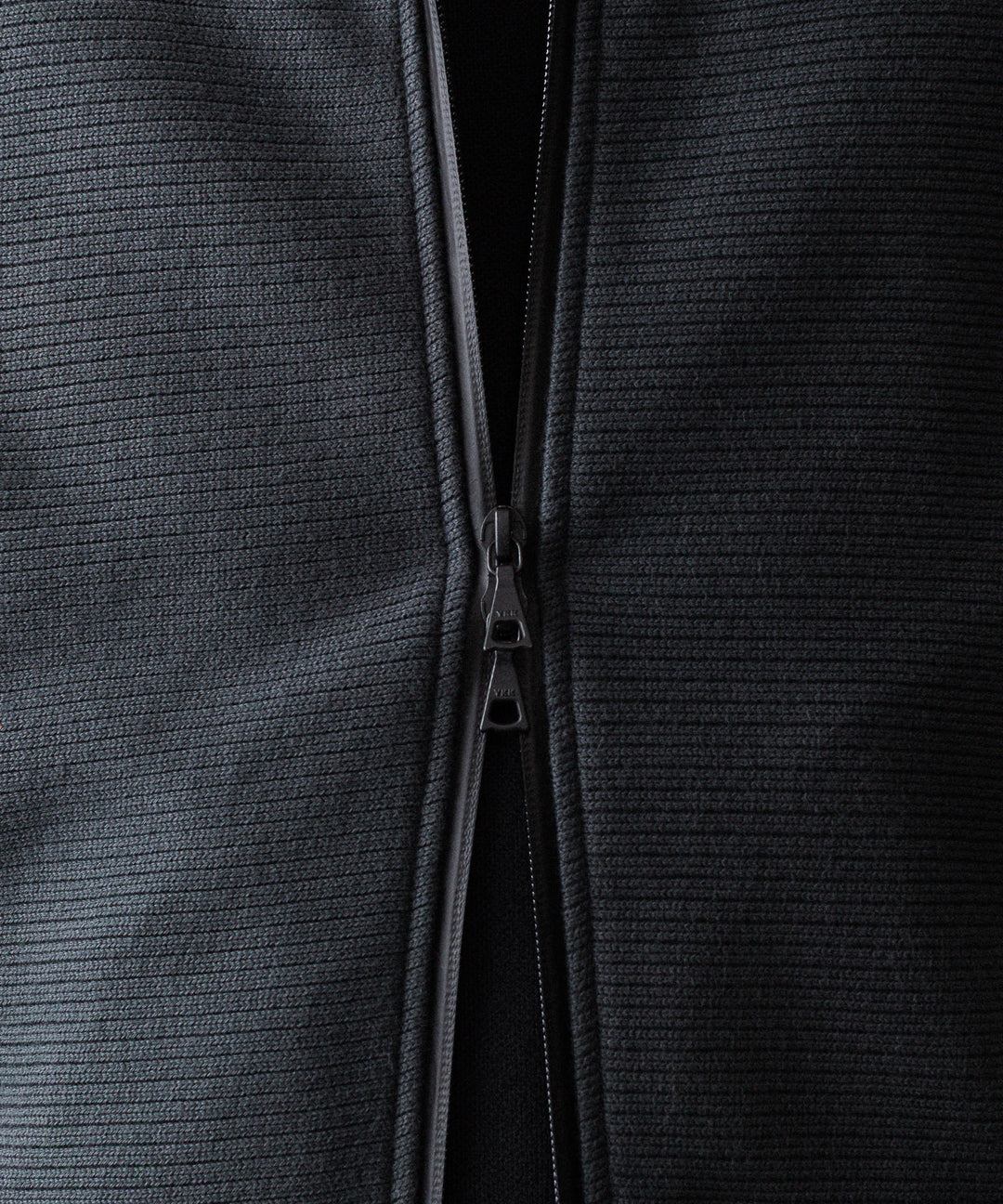 【OPPOSE DUALITY】ZIP UP RIB HOODIE - BLACK