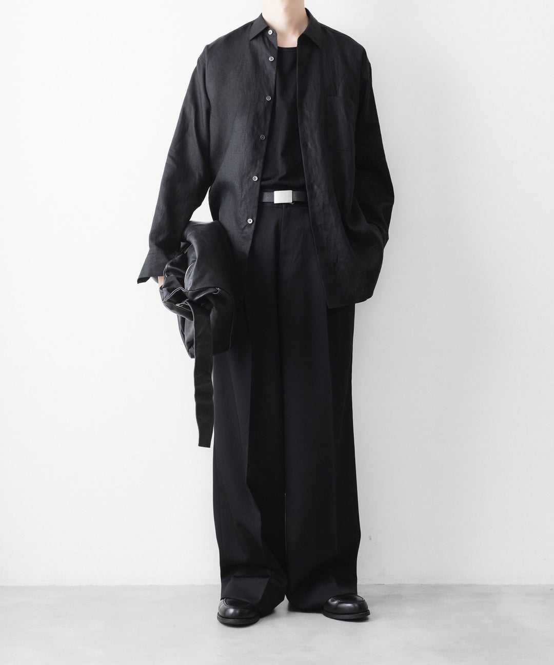 ssstein(シュタイン)のGOAT LEATHER SHIRRING HANDLE SHOULDER BAG - BLACKの公式通販サイトsession福岡セレクトショップ