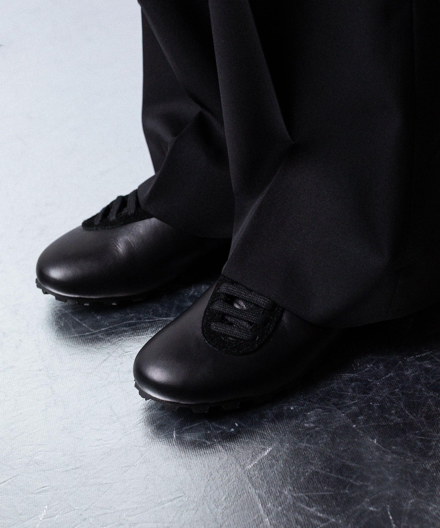 【 SINE & COSINE 】JOHAN / SNEAKER VIBRAM ZEGAMA - WASHED COW / BRUSHED SUEDE BLACK