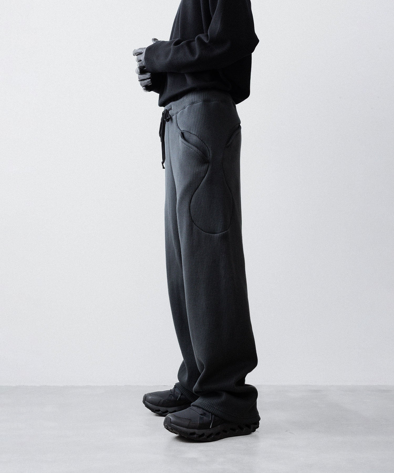 OPPOSE DUALITY-オポーズデュアリティのSUB ONG RIB SWEAT PANTSのBLACK