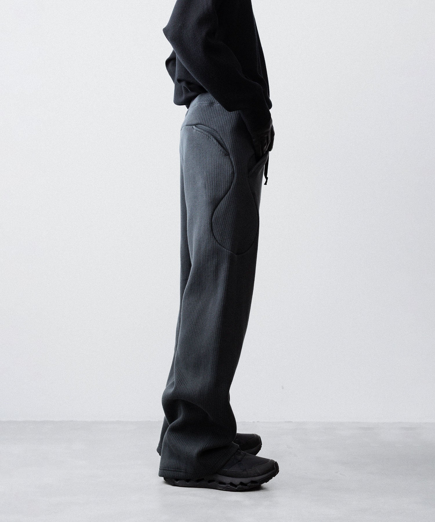OPPOSE DUALITY-オポーズデュアリティのSUB ONG RIB SWEAT PANTSのBLACK