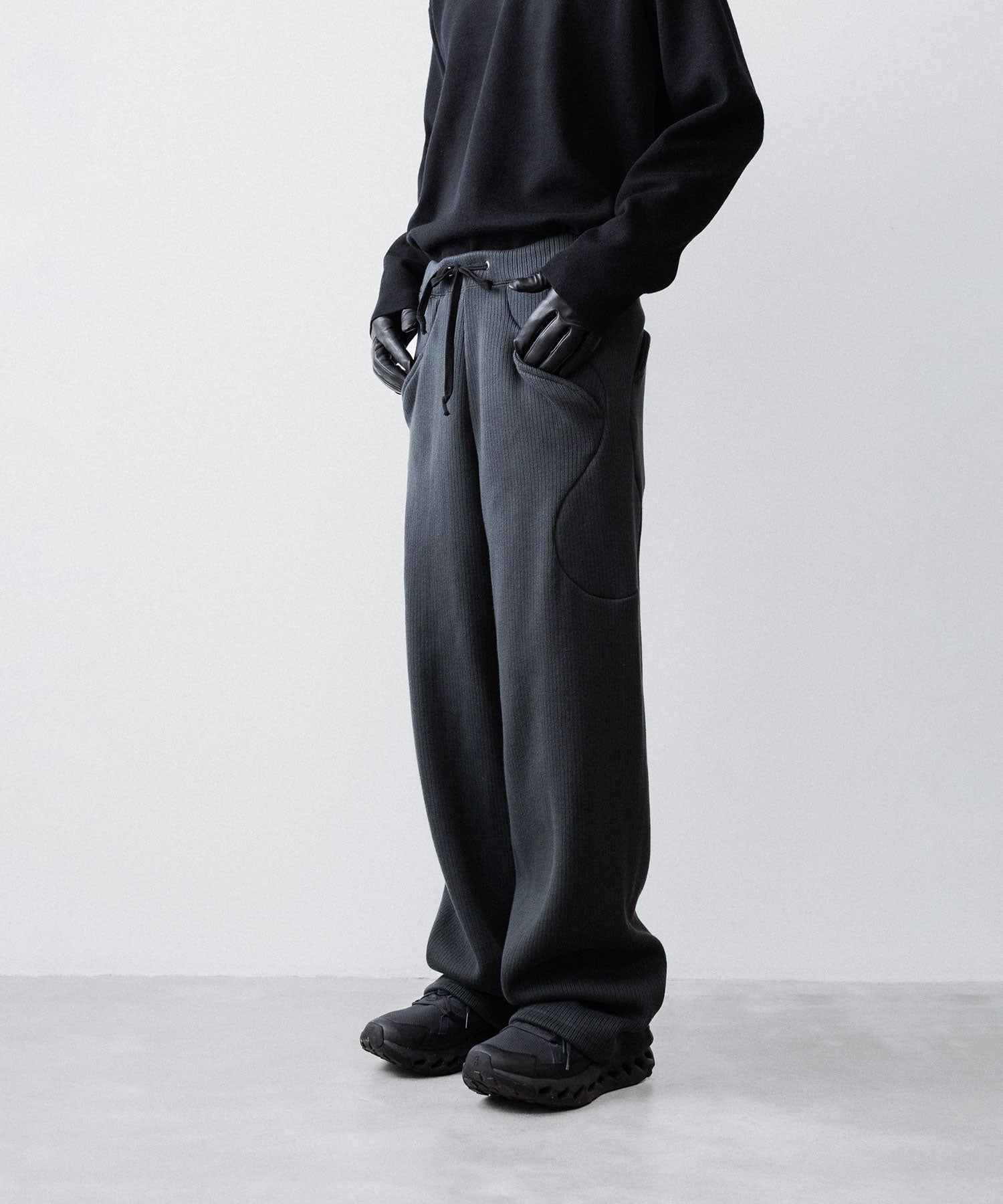 OPPOSE DUALITY-オポーズデュアリティのSUB ONG RIB SWEAT PANTSのBLACK