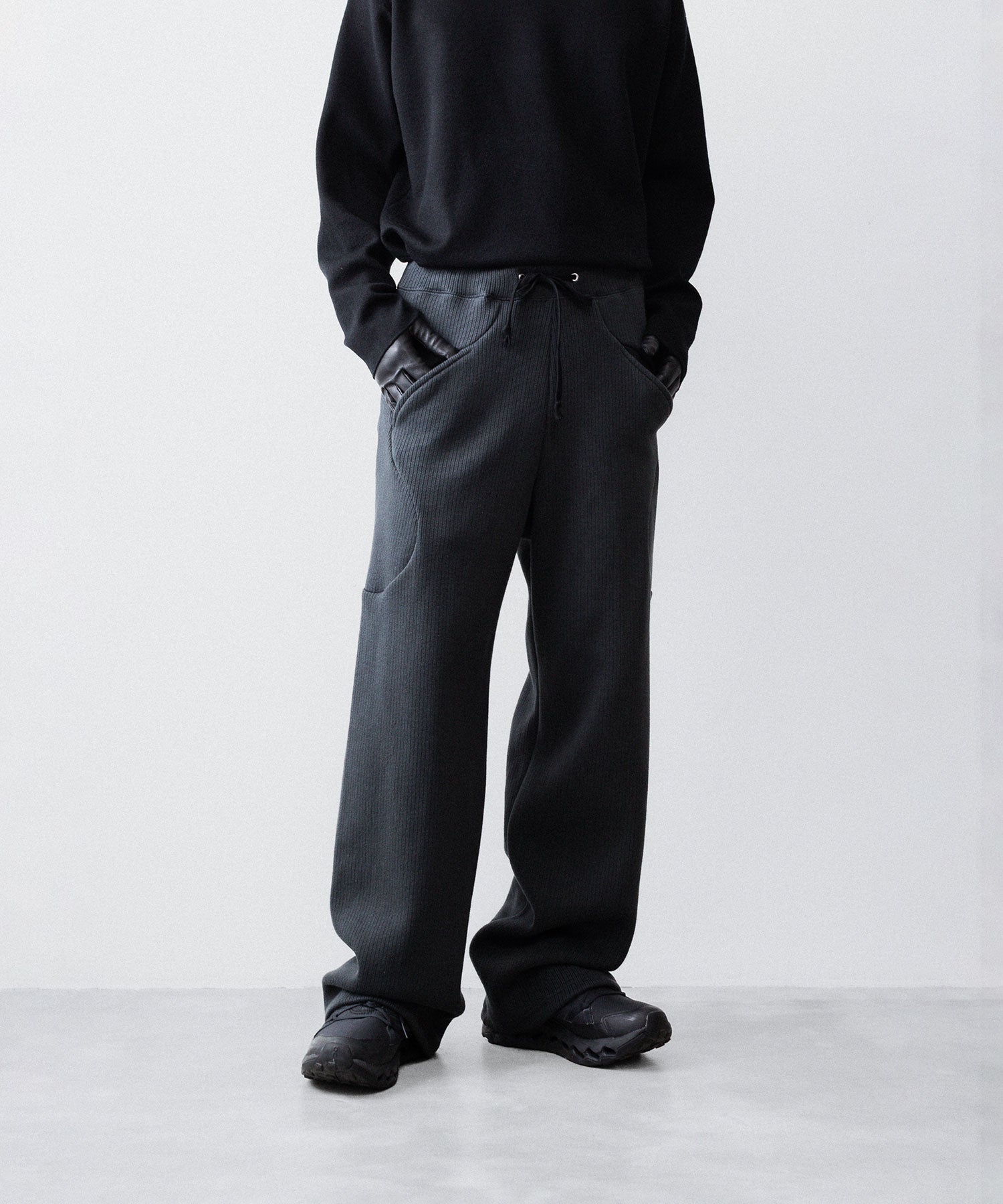 OPPOSE DUALITY-オポーズデュアリティのSUB ONG RIB SWEAT PANTSのBLACK