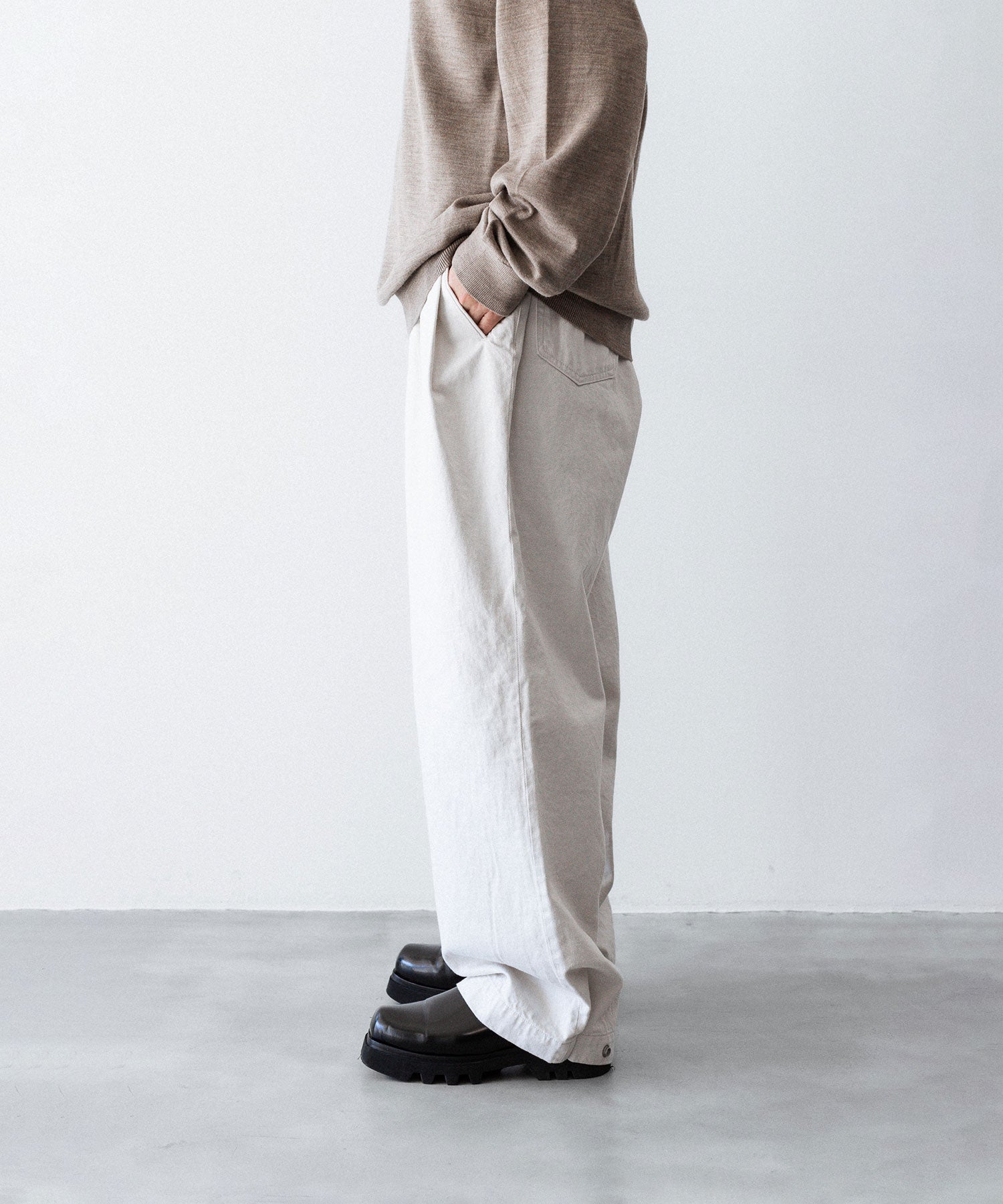 ANTHEM A アンセムエーのWASHED DENIM NO-BRAINER PANTSのECRU 公式通販サイトsession福岡セレクトショップ