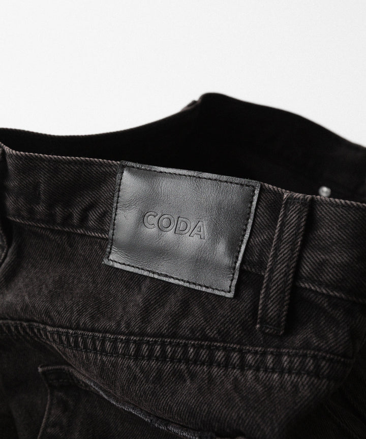 【CODA】BLACK WASHED LAYERED HYBRID BREAK CUT JEANS - BLACK WASHED