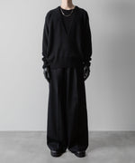 画像をギャラリービューアに読み込む, ssstein(シュタイン)の24AWコレクション EXTRA FINE WOOL KNIT DEEP V NECK LS - BLACK 公式通販サイトsession福岡セレクトショップ
