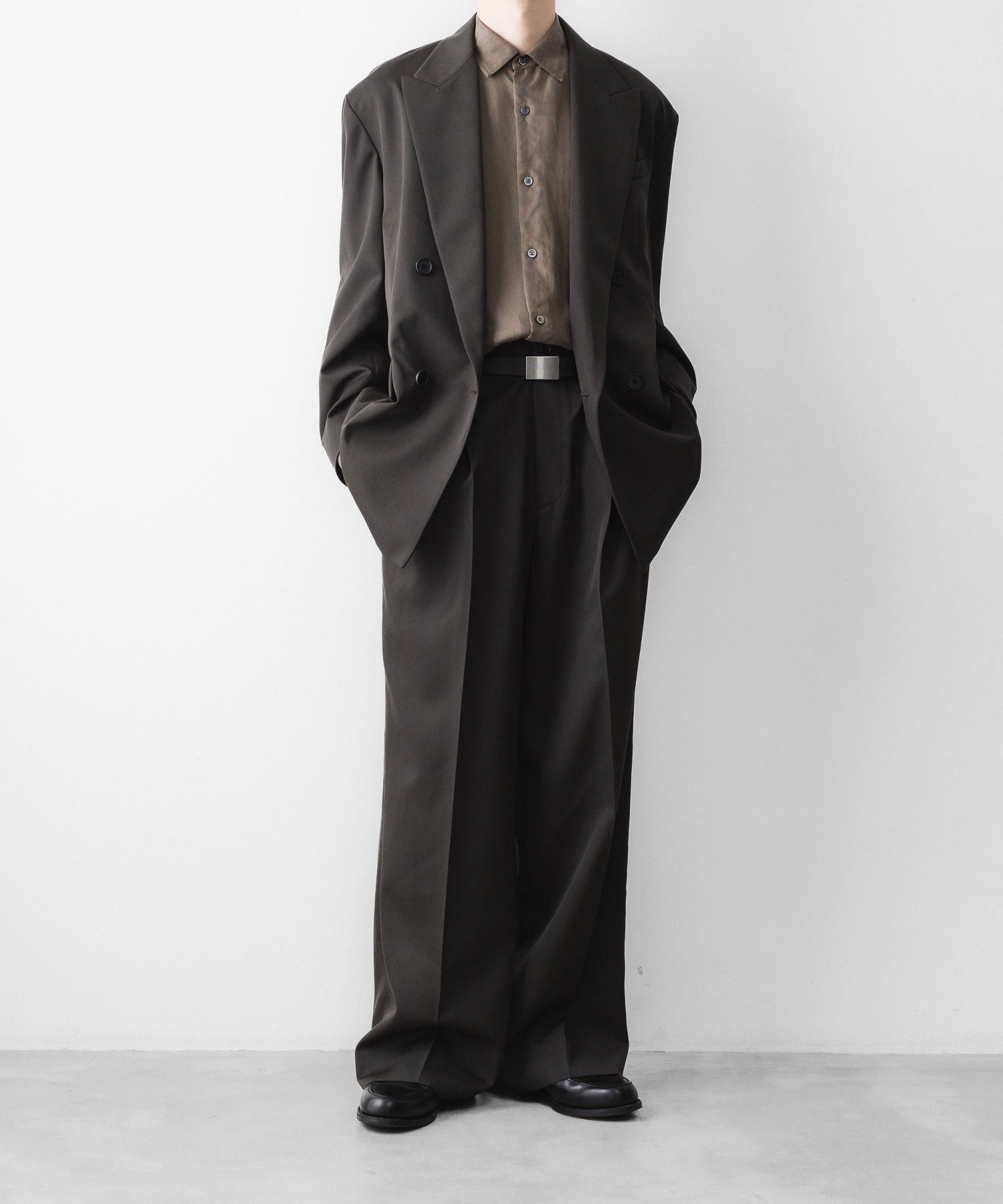 ssstein / シュタイン】DOUBLE BREASTED BLAZER - GREY KHAKI | 公式