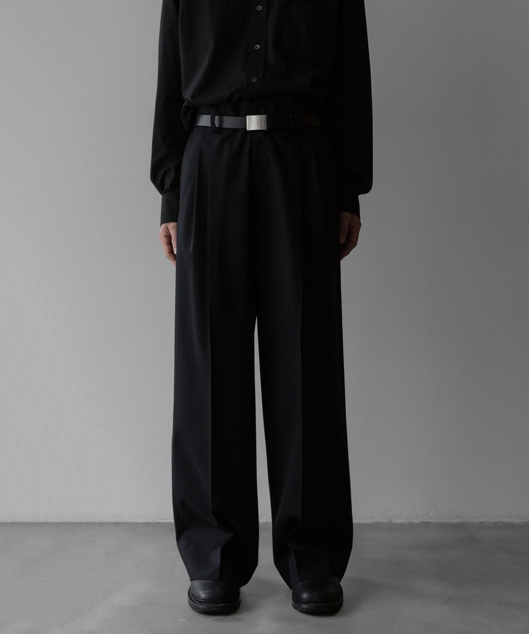 stein(シュタイン)の24SSコレクションLONG WIDE TROUSERS のBLACK