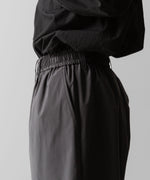 画像をギャラリービューアに読み込む, ssstein(シュタイン)の24AWコレクション WINDBREAKER EASY WIDE TROUSERS - CHARCOAL 公式通販サイトsession福岡セレクトショップ
