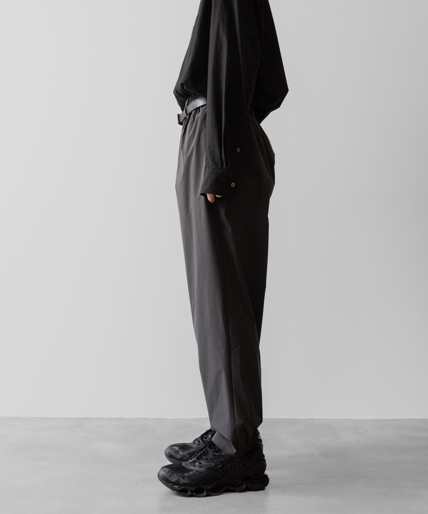 ssstein(シュタイン)の24AWコレクション WINDBREAKER EASY WIDE TROUSERS - CHARCOAL 公式通販サイトsession福岡セレクトショップ