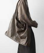 画像をギャラリービューアに読み込む, ssstein(シュタイン)のGOAT LEATHER SHOULDER BAG - OLIVEの公式通販サイトsession福岡セレクトショップ
