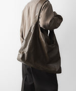 画像をギャラリービューアに読み込む, ssstein(シュタイン)のGOAT LEATHER SHOULDER BAG - OLIVEの公式通販サイトsession福岡セレクトショップ
