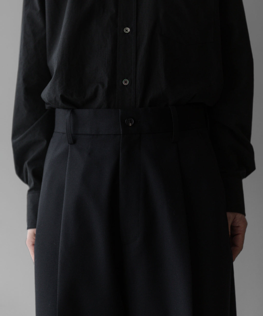 stein(シュタイン)の24SSコレクションEXTRA WIDE TROUSERS のBLACK
