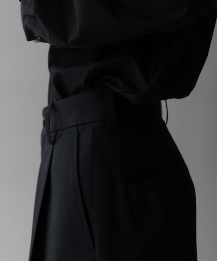 stein(シュタイン)の24SSコレクションEXTRA WIDE TROUSERS のBLACK