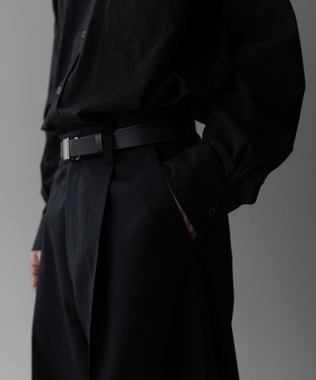 stein(シュタイン)の24SSコレクションEXTRA WIDE TROUSERS のBLACK