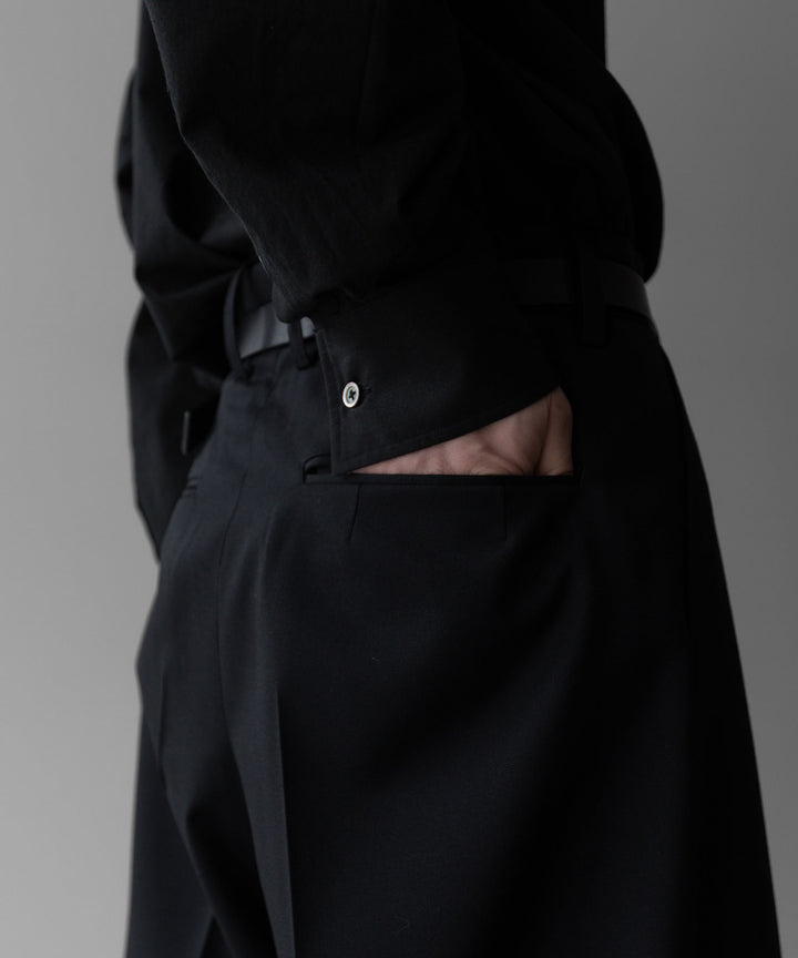 stein(シュタイン)の24SSコレクションEXTRA WIDE TROUSERS のBLACK