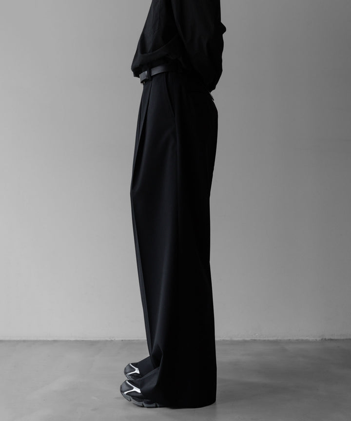 stein(シュタイン)の24SSコレクションEXTRA WIDE TROUSERS のBLACK