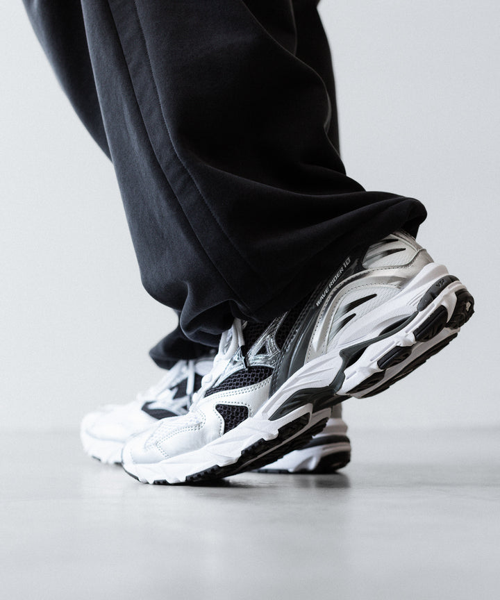 MIZUNO-ミズノのWAVE RIDER 10のWHITE×SILVER×BLACK公式通販サイトsession福岡セレクトショップ