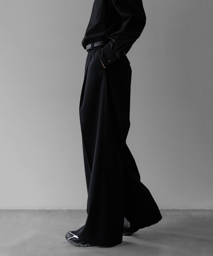 stein(シュタイン)の24SSコレクションEXTRA WIDE TROUSERS のBLACK