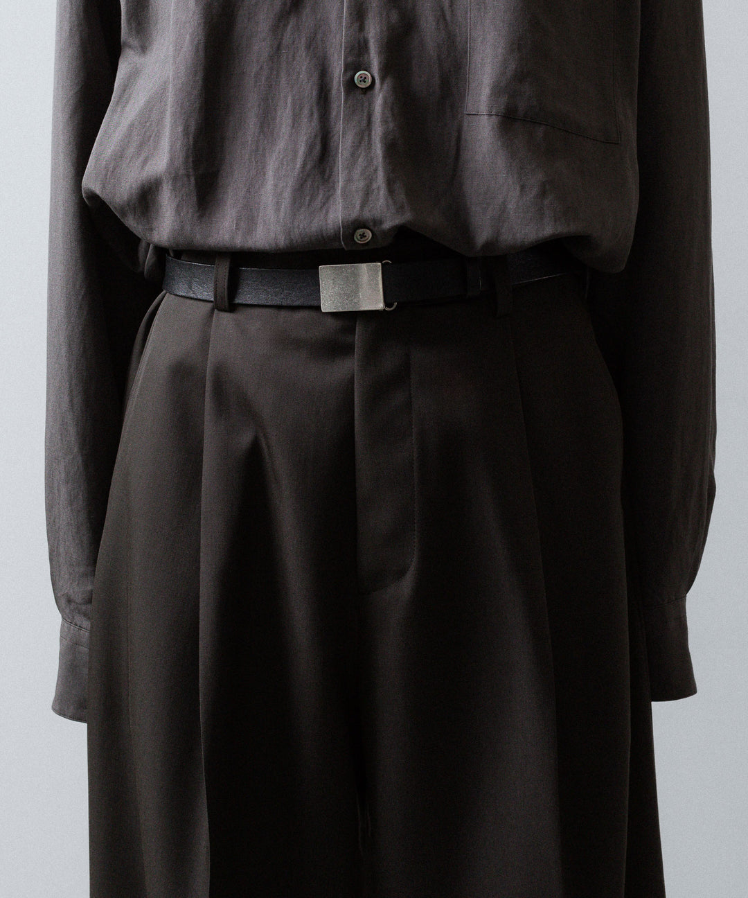 ssstein(シュタイン)のEXTRA WIDE TROUSERS (2/90 WOOL GABARDINE) - GREY KHAKIの公式通販サイトsession福岡セレクトショップ