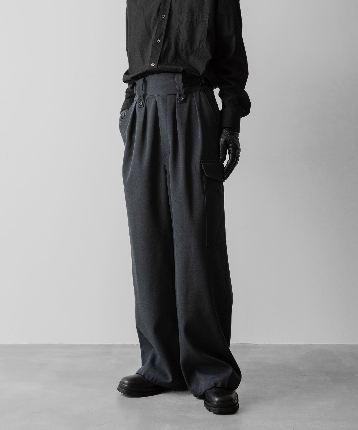 SUBLATIONS サブレーションズのHEAVY WOOL GABARDINE GURKHA CARGO PANTS - SLATE GREYの公式通販サイトsession福岡セレクトショップ