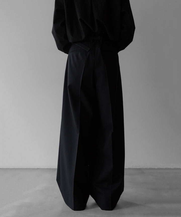 stein(シュタイン)の24SSコレクションEXTRA WIDE TROUSERS のBLACK