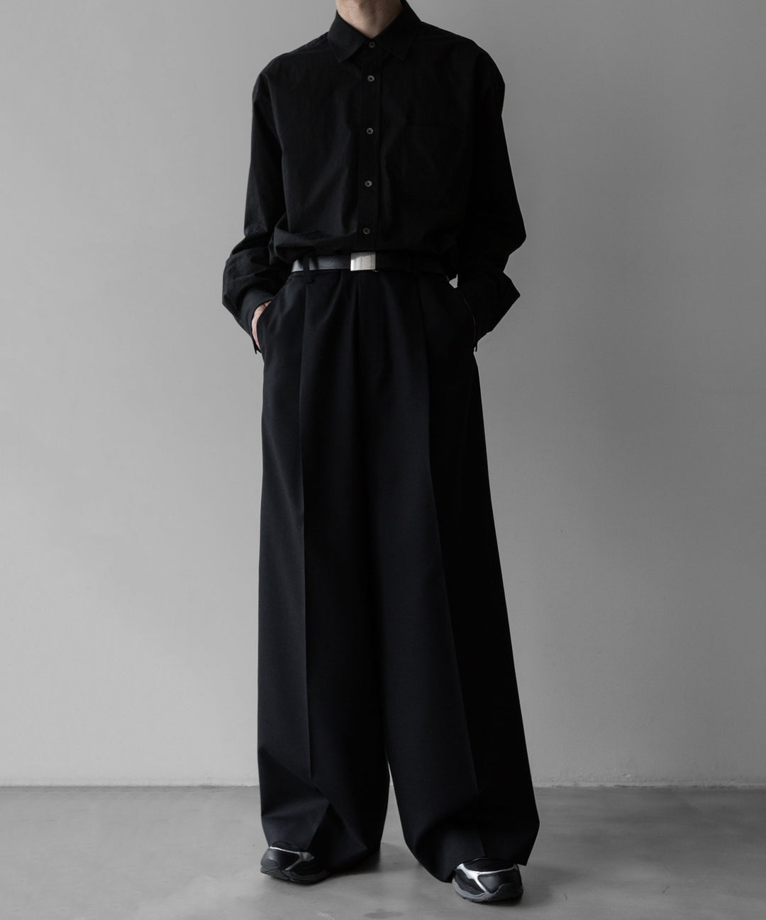 stein(シュタイン)の24SSコレクションEXTRA WIDE TROUSERS のBLACK