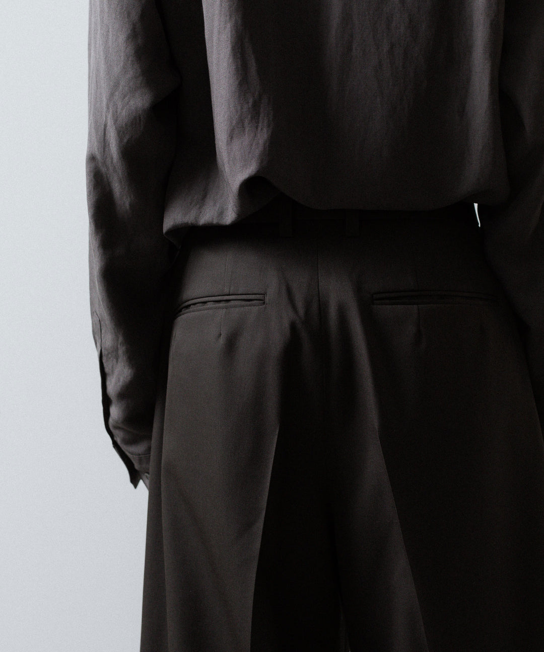 ssstein(シュタイン)のEXTRA WIDE TROUSERS (2/90 WOOL GABARDINE) - GREY KHAKIの公式通販サイトsession福岡セレクトショップ
