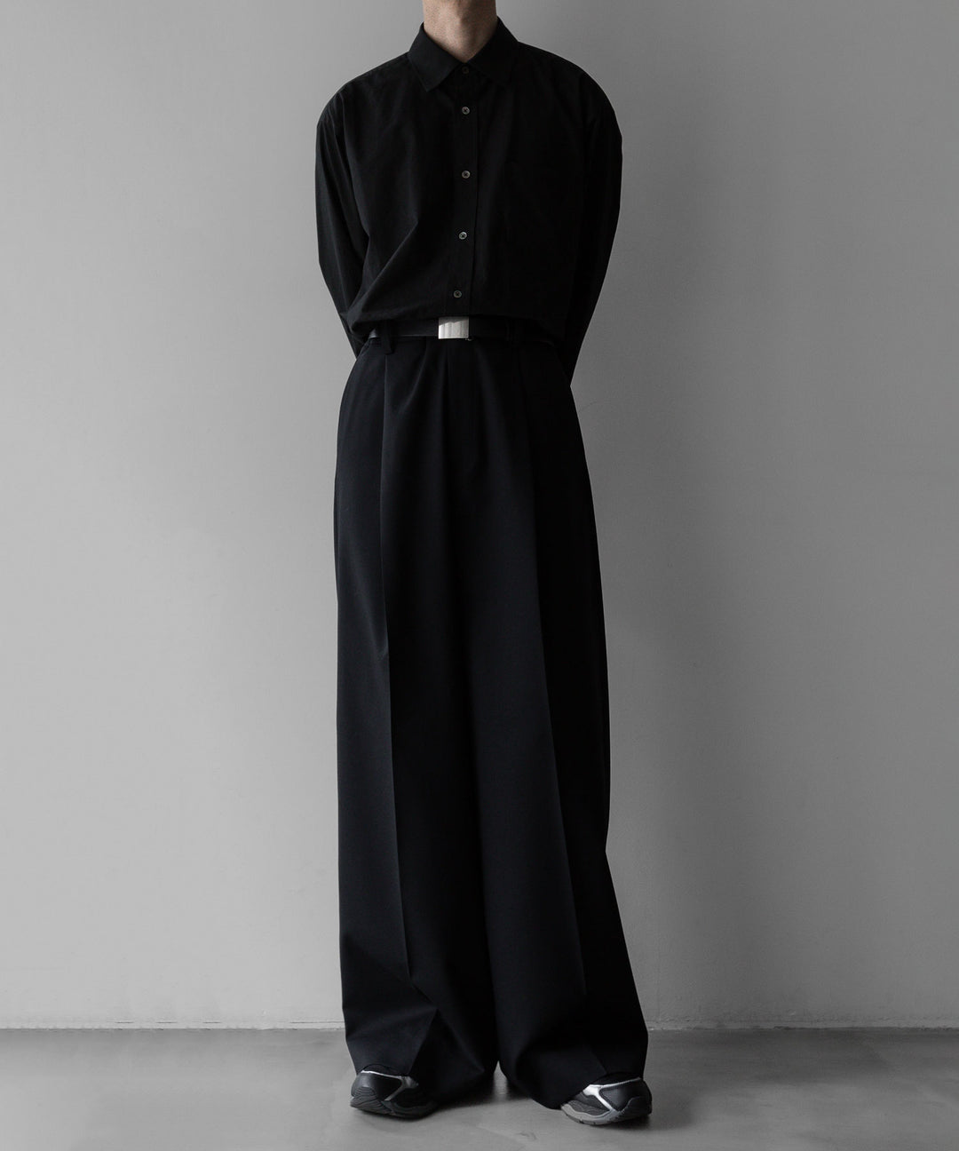 stein(シュタイン)の24SSコレクションEXTRA WIDE TROUSERS のBLACK
