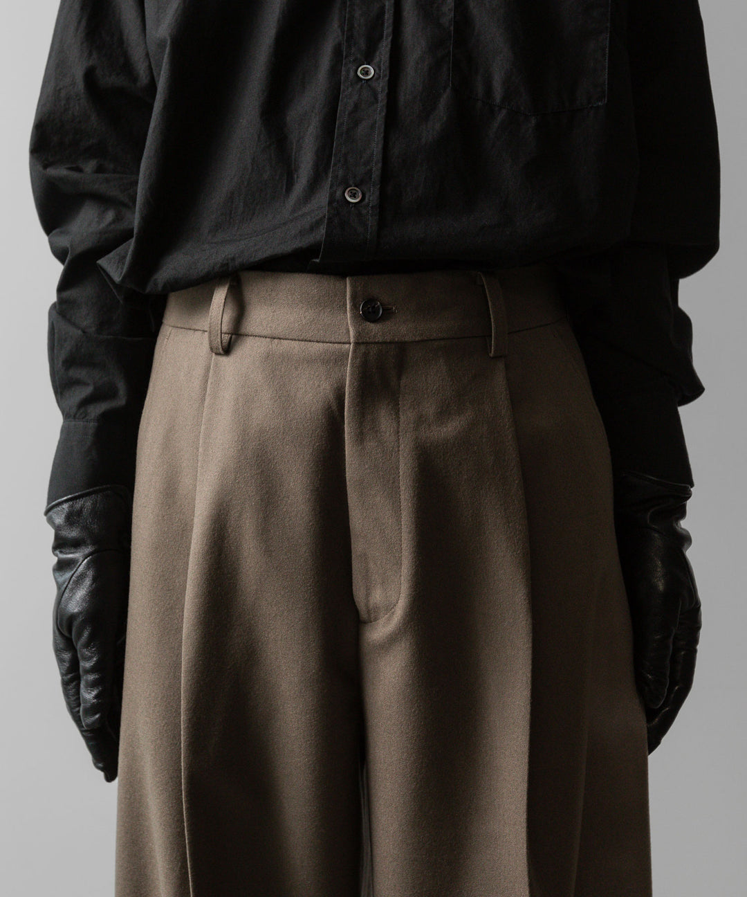 ssstein(シュタイン)の24AWコレクション EXTRA WIDE TROUSERS - DARK BEIGE 公式通販サイトsession福岡セレクトショップ