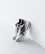 画像をギャラリービューアに読み込む, MIZUNO-ミズノのWAVE RIDER 10のWHITE×SILVER×BLACK公式通販サイトsession福岡セレクトショップ
