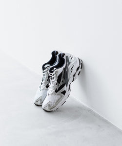 MIZUNO / ミズノ】WAVE RIDER 10 - WHITE×SILVER×BLACK | 公式通販