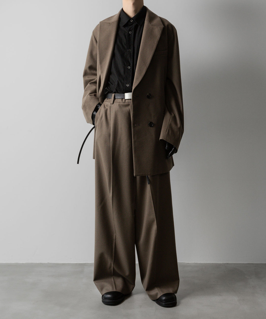 ssstein(シュタイン)の24AWコレクション EXTRA WIDE TROUSERS - DARK BEIGE 公式通販サイトsession福岡セレクトショップ