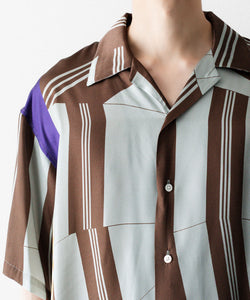 ANTHEM A / アンセムエー】COLLAGE PRINTED OPEN COLLAR SHIRT - SAGE