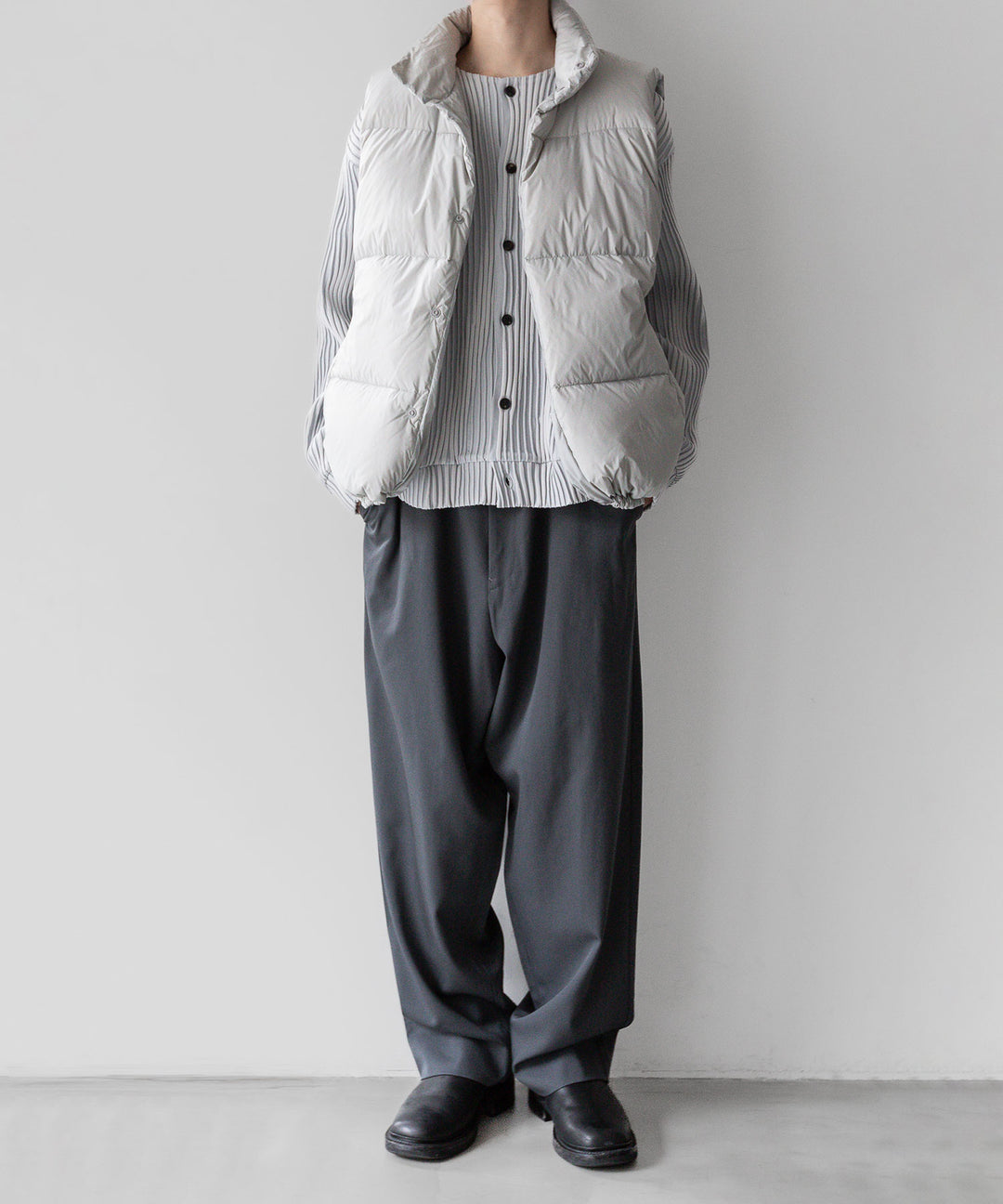 【stein】シュタイン 23AW DOWN PADDED VEST - OFF GREY sessionセッション福岡セレクトショップ 公式通販サイト